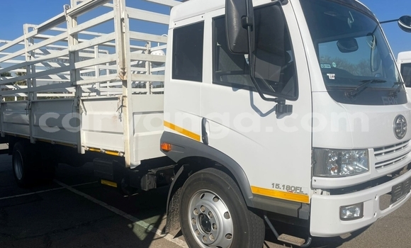 Nunua Ilio tumika Caterpillar 120 Silver Lori ndani ya Blantyre nchini Malawi Nunua Ilio tumika Caterpillar 120 Silver Lori ndani ya Blantyre nchini Malawi