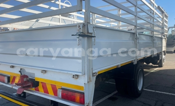 Nunua Ilio tumika Caterpillar 120 Silver Lori ndani ya Blantyre nchini Malawi Nunua Ilio tumika Caterpillar 120 Silver Lori ndani ya Blantyre nchini Malawi