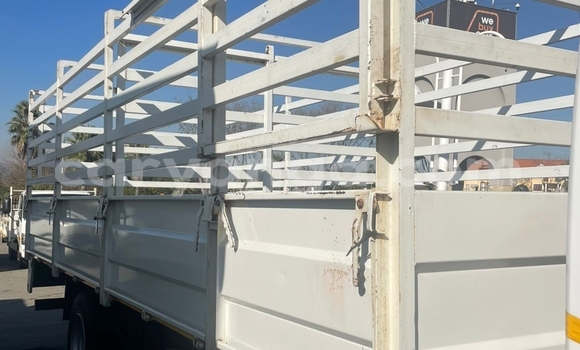 Nunua Ilio tumika Caterpillar 120 Silver Lori ndani ya Blantyre nchini Malawi Nunua Ilio tumika Caterpillar 120 Silver Lori ndani ya Blantyre nchini Malawi