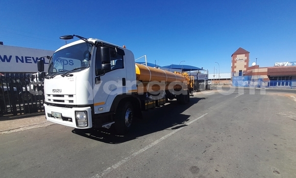 Nunua Ilio tumika Isuzu FTR 850 Silver Lori ndani ya Blantyre nchini Malawi Nunua Ilio tumika Isuzu FTR 850 Silver Lori ndani ya Blantyre nchini Malawi