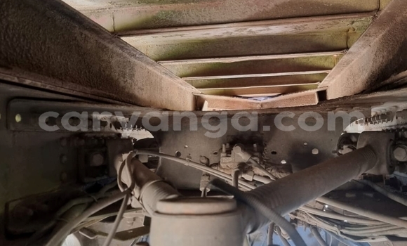 Nunua Ilio tumika Caterpillar 120 White Lori ndani ya Blantyre nchini Malawi Nunua Ilio tumika Caterpillar 120 White Lori ndani ya Blantyre nchini Malawi