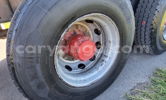 Nunua Ilio tumika Caterpillar 120 White Lori ndani ya Blantyre nchini Malawi Nunua Ilio tumika Caterpillar 120 White Lori ndani ya Blantyre nchini Malawi