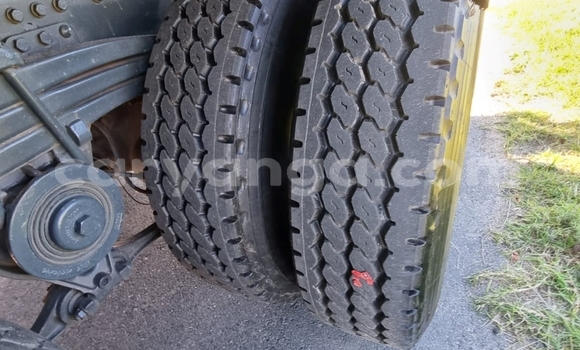 Nunua Ilio tumika Caterpillar 120 White Lori ndani ya Blantyre nchini Malawi Nunua Ilio tumika Caterpillar 120 White Lori ndani ya Blantyre nchini Malawi