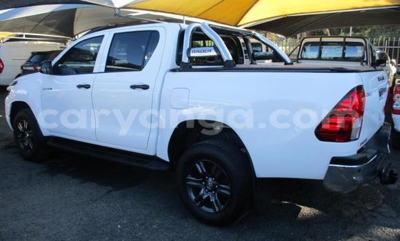 Nunua Ilio tumika Toyota Hilux Silver Gari ndani ya Blantyre nchini Malawi Nunua Ilio tumika Toyota Hilux Silver Gari ndani ya Blantyre nchini Malawi