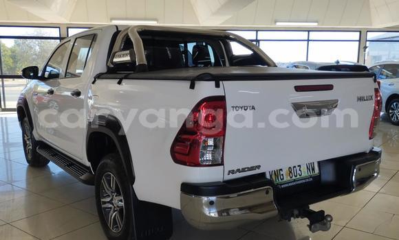 Nunua Ilio tumika Toyota Hilux White Gari ndani ya Blantyre nchini Malawi Nunua Ilio tumika Toyota Hilux White Gari ndani ya Blantyre nchini Malawi