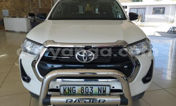 Nunua Ilio tumika Toyota Hilux White Gari ndani ya Blantyre nchini Malawi Nunua Ilio tumika Toyota Hilux White Gari ndani ya Blantyre nchini Malawi