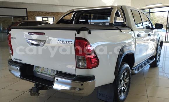 Nunua Ilio tumika Toyota Hilux White Gari ndani ya Blantyre nchini Malawi Nunua Ilio tumika Toyota Hilux White Gari ndani ya Blantyre nchini Malawi