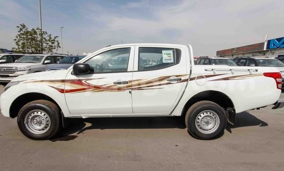 Acheter Import Voiture Mitsubishi L200 Blanc à Import - Dubai, Malawi Acheter Import Voiture Mitsubishi L200 Blanc à Import - Dubai, Malawi