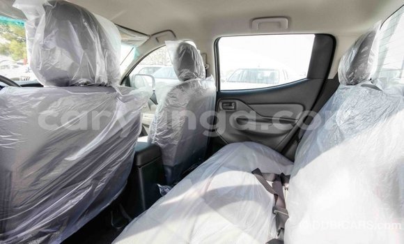 Acheter Import Voiture Mitsubishi L200 Blanc à Import - Dubai, Malawi Acheter Import Voiture Mitsubishi L200 Blanc à Import - Dubai, Malawi