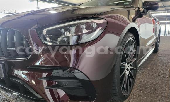 Nunua Ilio tumika Mercedes-Benz E-Classe Red Gari ndani ya Blantyre nchini Malawi Nunua Ilio tumika Mercedes-Benz E-Classe Red Gari ndani ya Blantyre nchini Malawi