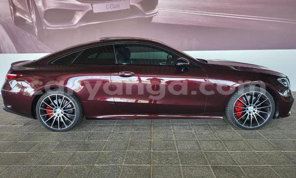 Nunua Ilio tumika Mercedes-Benz E-Classe Red Gari ndani ya Blantyre nchini Malawi Nunua Ilio tumika Mercedes-Benz E-Classe Red Gari ndani ya Blantyre nchini Malawi