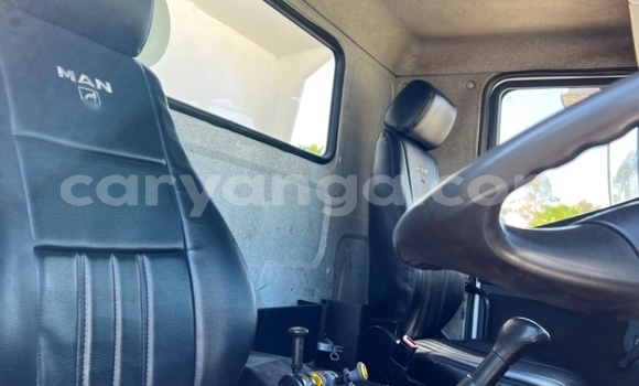 Nunua Ilio tumika Man Silent White Lori ndani ya Blantyre nchini Malawi Nunua Ilio tumika Man Silent White Lori ndani ya Blantyre nchini Malawi