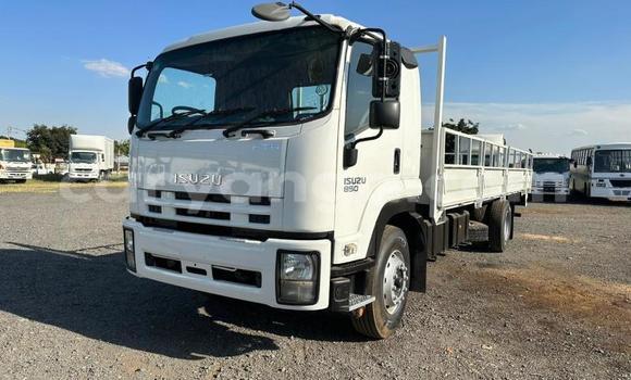 Nunua Ilio tumika Isuzu FTR 850 White Lori ndani ya Blantyre nchini Malawi Nunua Ilio tumika Isuzu FTR 850 White Lori ndani ya Blantyre nchini Malawi