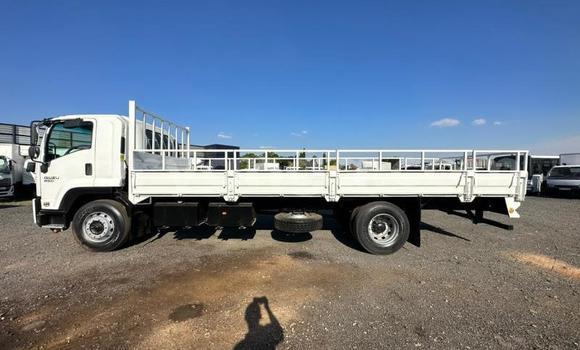 Nunua Ilio tumika Isuzu FTR 850 White Lori ndani ya Blantyre nchini Malawi Nunua Ilio tumika Isuzu FTR 850 White Lori ndani ya Blantyre nchini Malawi