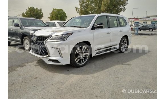 Acheter Import Voiture Lexus LX Blanc à Import - Dubai, Malawi Acheter Import Voiture Lexus LX Blanc à Import - Dubai, Malawi