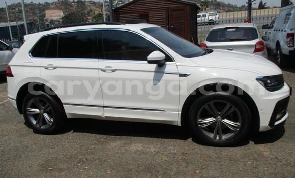 Nunua Ilio tumika Volkswagen Tiguan White Gari ndani ya Blantyre nchini Malawi Nunua Ilio tumika Volkswagen Tiguan White Gari ndani ya Blantyre nchini Malawi