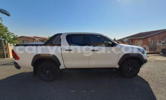 Nunua Ilio tumika Toyota Hilux White Gari ndani ya Chikwawa nchini Chikwawa Nunua Ilio tumika Toyota Hilux White Gari ndani ya Chikwawa nchini Chikwawa