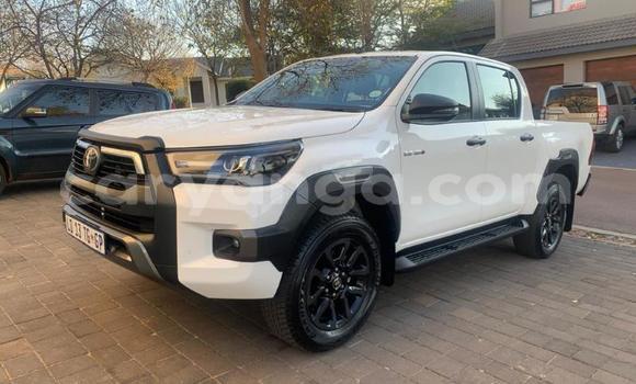 Nunua Ilio tumika Toyota Hilux White Gari ndani ya Blantyre nchini Malawi Nunua Ilio tumika Toyota Hilux White Gari ndani ya Blantyre nchini Malawi
