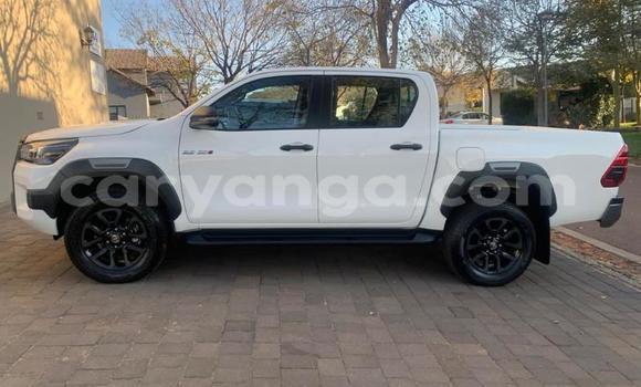 Nunua Ilio tumika Toyota Hilux White Gari ndani ya Blantyre nchini Malawi Nunua Ilio tumika Toyota Hilux White Gari ndani ya Blantyre nchini Malawi