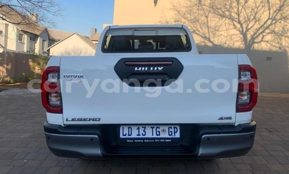 Nunua Ilio tumika Toyota Hilux White Gari ndani ya Blantyre nchini Malawi Nunua Ilio tumika Toyota Hilux White Gari ndani ya Blantyre nchini Malawi