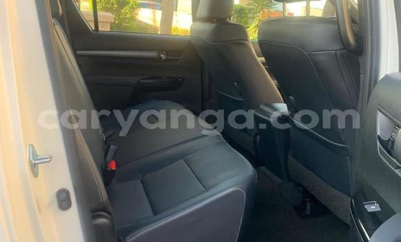Nunua Ilio tumika Toyota Hilux White Gari ndani ya Blantyre nchini Malawi Nunua Ilio tumika Toyota Hilux White Gari ndani ya Blantyre nchini Malawi