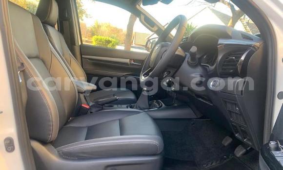 Nunua Ilio tumika Toyota Hilux White Gari ndani ya Blantyre nchini Malawi Nunua Ilio tumika Toyota Hilux White Gari ndani ya Blantyre nchini Malawi