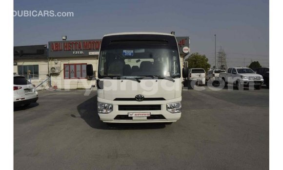Acheter Import Voiture Toyota Coaster Blanc à Import - Dubai, Malawi Acheter Import Voiture Toyota Coaster Blanc à Import - Dubai, Malawi