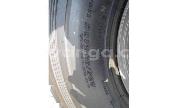 Acheter Import Voiture Toyota Land Cruiser Blanc à Import - Dubai, Malawi Acheter Import Voiture Toyota Land Cruiser Blanc à Import - Dubai, Malawi