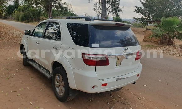 Buy Used Toyota Fortuner White Car in Lilongwe in Malawi Buy Used Toyota Fortuner White Car in Lilongwe in Malawi