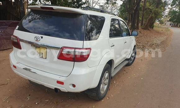 Buy Used Toyota Fortuner White Car in Lilongwe in Malawi Buy Used Toyota Fortuner White Car in Lilongwe in Malawi