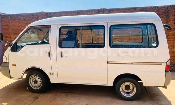 Acheter Occasion Voiture Nissan Vanette Blanc à Lilongwe, Malawi Acheter Occasion Voiture Nissan Vanette Blanc à Lilongwe, Malawi