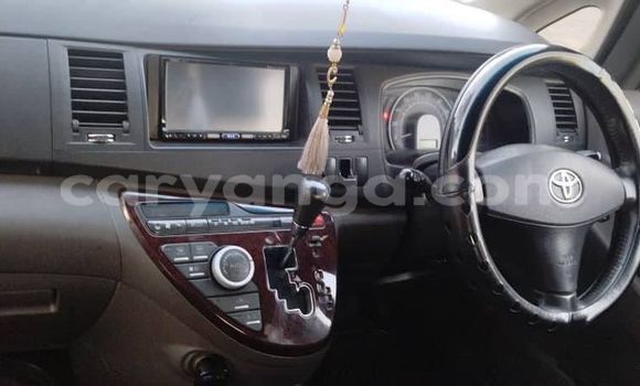 Acheter Occasion Voiture Toyota Isis Blanc à Lilongwe, Malawi Acheter Occasion Voiture Toyota Isis Blanc à Lilongwe, Malawi