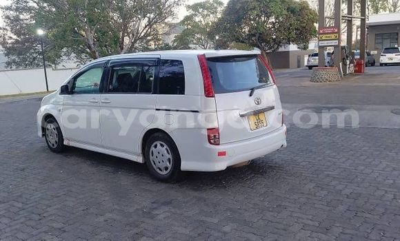 Acheter Occasion Voiture Toyota Isis Blanc à Lilongwe, Malawi Acheter Occasion Voiture Toyota Isis Blanc à Lilongwe, Malawi