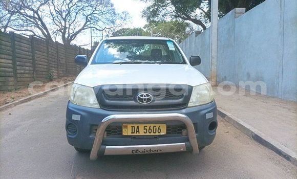 Nunua Ilio tumika Toyota Hilux White Gari ndani ya Lilongwe nchini Malawi Nunua Ilio tumika Toyota Hilux White Gari ndani ya Lilongwe nchini Malawi