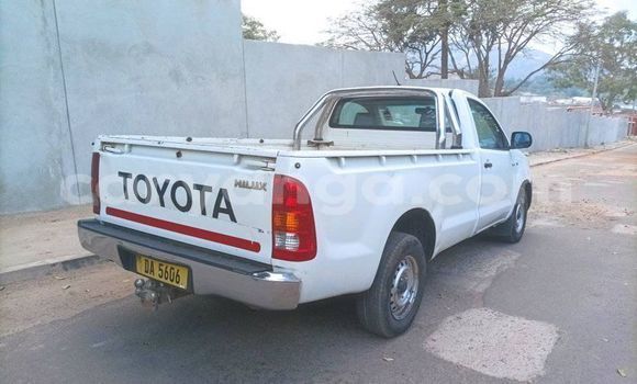 Nunua Ilio tumika Toyota Hilux White Gari ndani ya Lilongwe nchini Malawi Nunua Ilio tumika Toyota Hilux White Gari ndani ya Lilongwe nchini Malawi