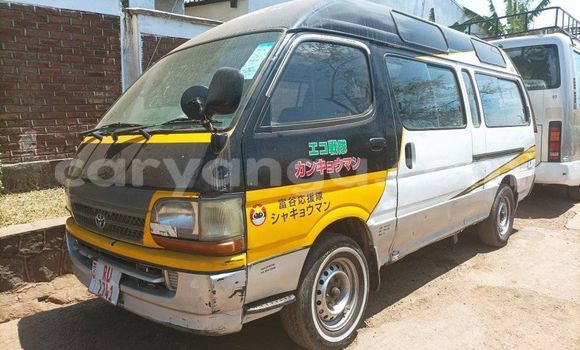Nunua Ilio tumika Toyota Hiace White Gari ndani ya Lilongwe nchini Malawi Nunua Ilio tumika Toyota Hiace White Gari ndani ya Lilongwe nchini Malawi