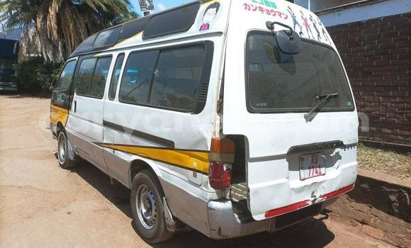 Nunua Ilio tumika Toyota Hiace White Gari ndani ya Lilongwe nchini Malawi Nunua Ilio tumika Toyota Hiace White Gari ndani ya Lilongwe nchini Malawi