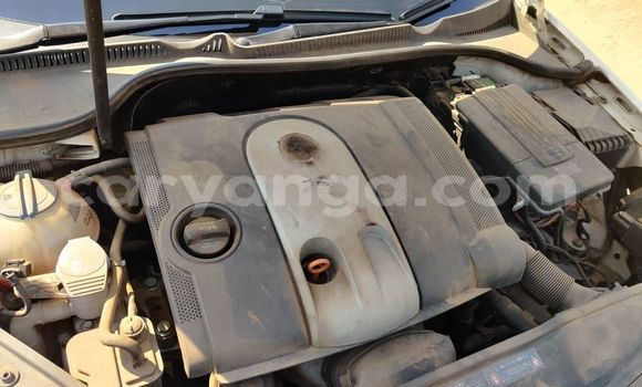 Nunua Ilio tumika Volkswagen Golf White Gari ndani ya Lilongwe nchini Malawi Nunua Ilio tumika Volkswagen Golf White Gari ndani ya Lilongwe nchini Malawi