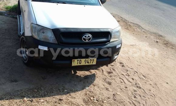 Nunua Ilio tumika Toyota Hilux White Gari ndani ya Lilongwe nchini Malawi Nunua Ilio tumika Toyota Hilux White Gari ndani ya Lilongwe nchini Malawi