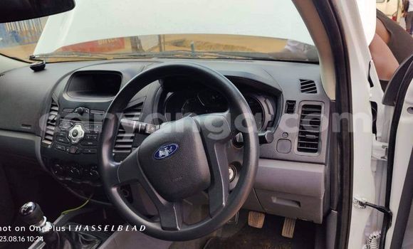 Nunua Ilio tumika Ford Ranger White Gari ndani ya Lilongwe nchini Malawi Nunua Ilio tumika Ford Ranger White Gari ndani ya Lilongwe nchini Malawi