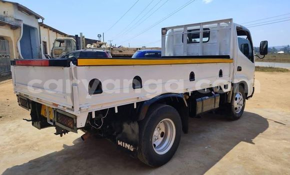 Buy Used Toyota Duet White Car in Lilongwe in Malawi Buy Used Toyota Duet White Car in Lilongwe in Malawi