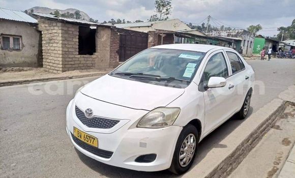 Acheter Occasion Voiture Toyota Belta Blanc à Lilongwe, Malawi Acheter Occasion Voiture Toyota Belta Blanc à Lilongwe, Malawi