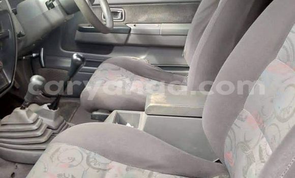 Acheter Occasion Voiture Nissan Hardbody Rouge à Lilongwe, Malawi Acheter Occasion Voiture Nissan Hardbody Rouge à Lilongwe, Malawi