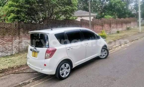 Buy Used Toyota Ractis White Car in Blantyre in Malawi Buy Used Toyota Ractis White Car in Blantyre in Malawi