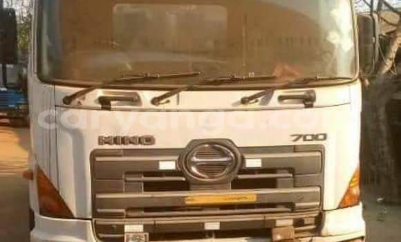 Nunua Ilio tumika Hindustan Ambassador White Gari ndani ya Blantyre nchini Malawi Nunua Ilio tumika Hindustan Ambassador White Gari ndani ya Blantyre nchini Malawi