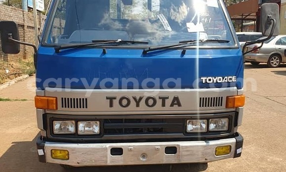 Buy Used Toyota HiAce Blue Truck in Lilongwe in Malawi Buy Used Toyota HiAce Blue Truck in Lilongwe in Malawi