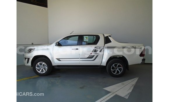 Acheter Import Voiture Toyota Hilux Blanc à Import - Dubai, Malawi Acheter Import Voiture Toyota Hilux Blanc à Import - Dubai, Malawi