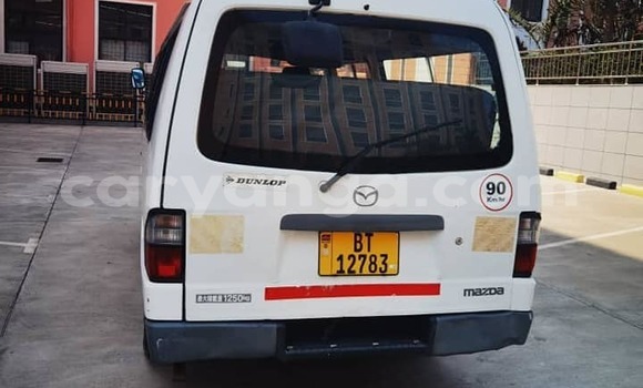 Acheter Occasion Voiture Mazda Bongo Blanc à Lilongwe, Malawi Acheter Occasion Voiture Mazda Bongo Blanc à Lilongwe, Malawi