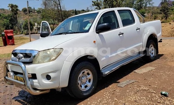 Acheter Occasion Voiture Toyota Hilux Blanc à Lilongwe, Malawi Acheter Occasion Voiture Toyota Hilux Blanc à Lilongwe, Malawi