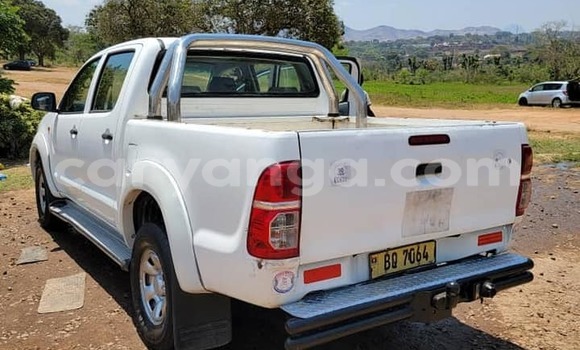 Acheter Occasion Voiture Toyota Hilux Blanc à Lilongwe, Malawi Acheter Occasion Voiture Toyota Hilux Blanc à Lilongwe, Malawi